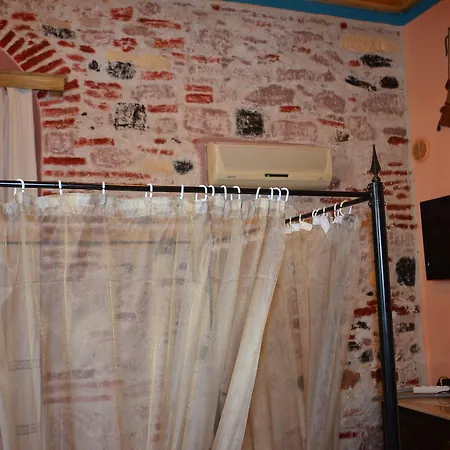 Cunda Zehra Teyzenin Evi Hotel