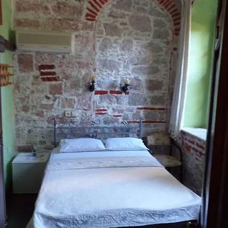 Hotel Cunda Zehra Teyzenin Evi
