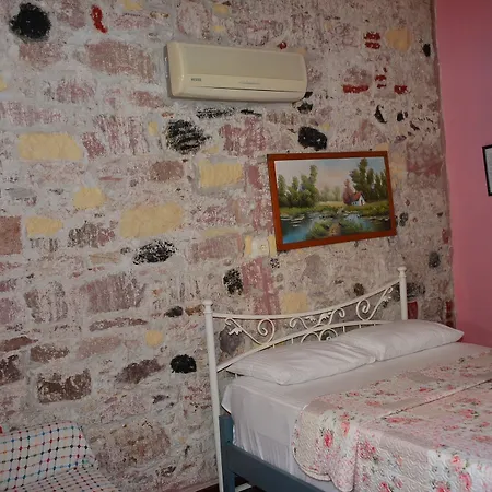 Hotel Cunda Zehra Teyzenin Evi