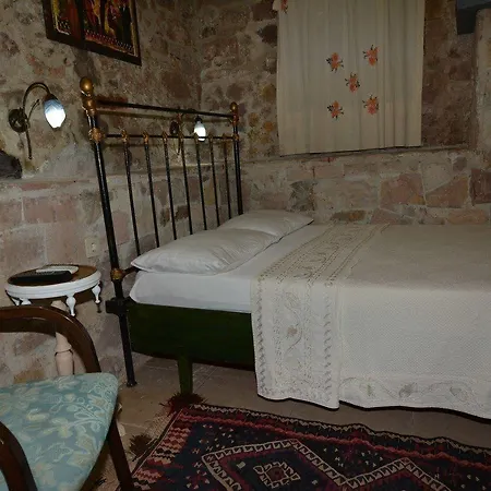 Cunda Zehra Teyzenin Evi Hotel 2*
