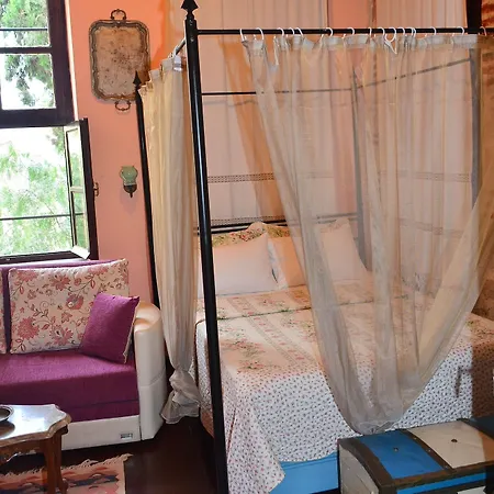 Hotel Cunda Zehra Teyzenin Evi 2*